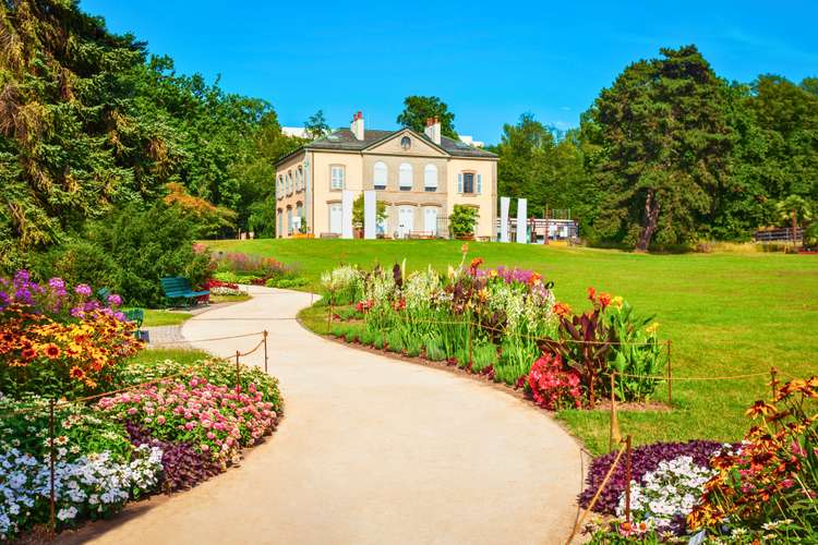 Explorez Genève avec des billets hop-on hop-off – Visites sans souci et vues à couper le souffle en 2025 Découvrez Genève avec des visites en bus hop-on hop-off officielles – Itinéraires flexibles, monuments emblématiques et vues panoramiques en 2025