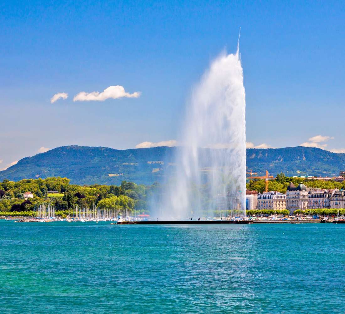 Tours en bus touristiques à Genève – Monuments emblématiques de Genève et billets flexibles en 2025 Tours en bus hop-on hop-off à Genève, Suisse – Bus à toit ouvert, attractions principales et annulation gratuite en 2025